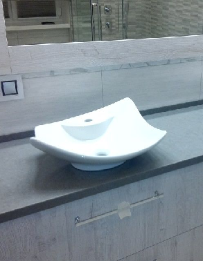 Столешницы из искусственного камня для ванной