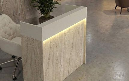 Ресепшн из испанского травертина Walnut (Волнут)